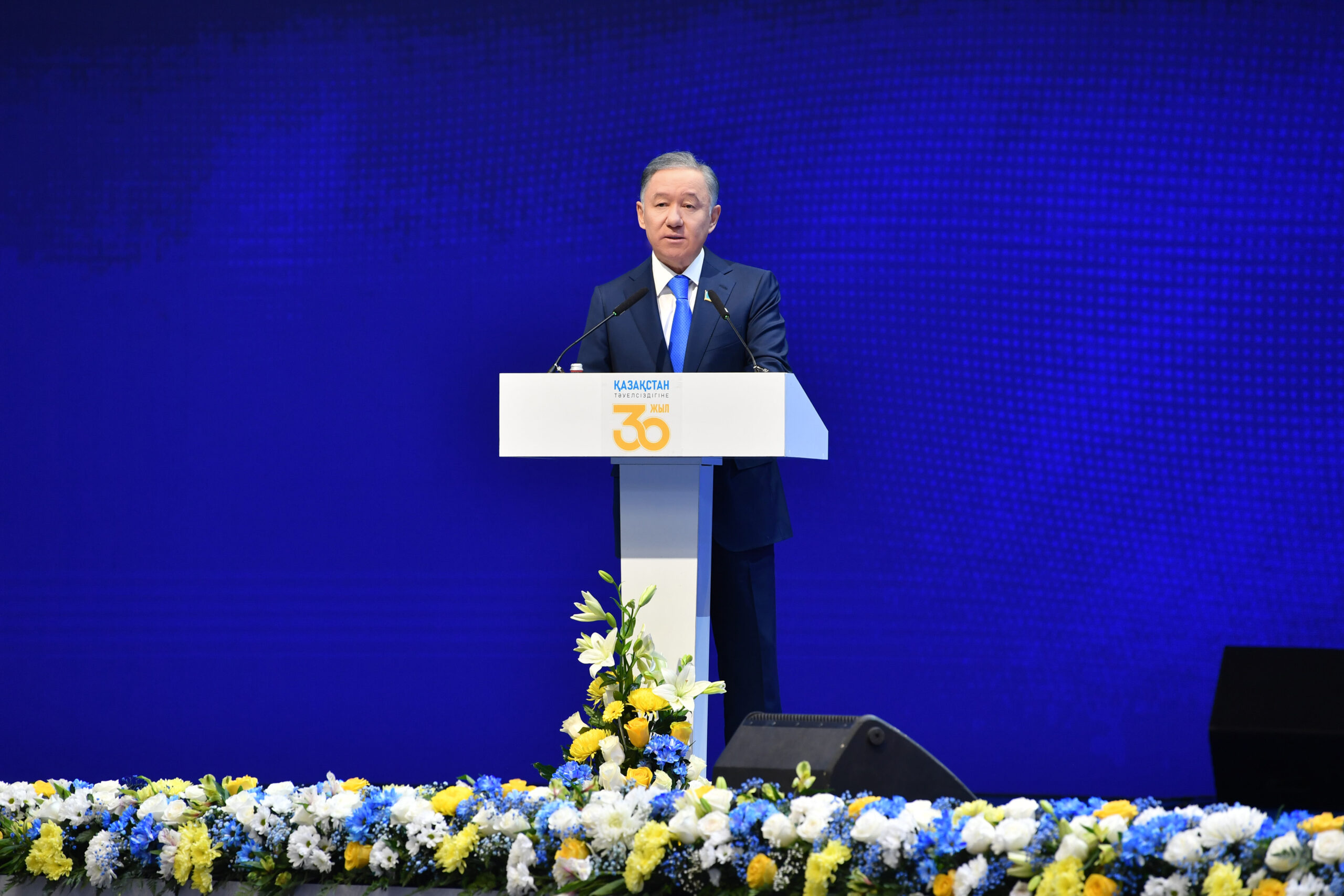 Герои декабрьские события. Герои независимости казахстана. Ляззат асанова. Герои независимости. 20 лет независимости конференция 06 сентября 2011.